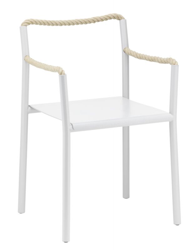 Weißer Rope Chair Stuhl von Artek mit Armlehnen aus Seil, modernes Möbeldesign für Wohnzimmer und Terrasse.